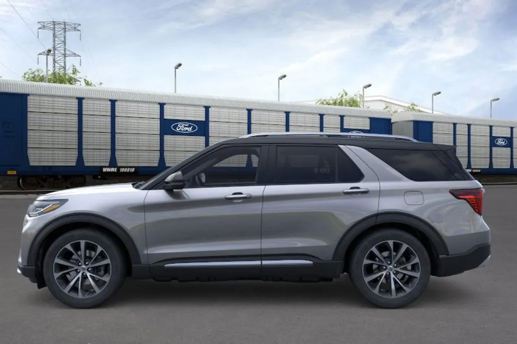 2025 Ford Explorer Platinum photo 1