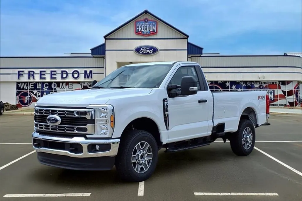 2025 Ford F-350 photo 1