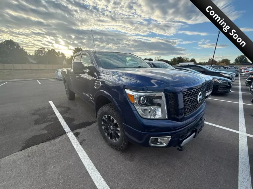 2018 Nissan Titan photo 1