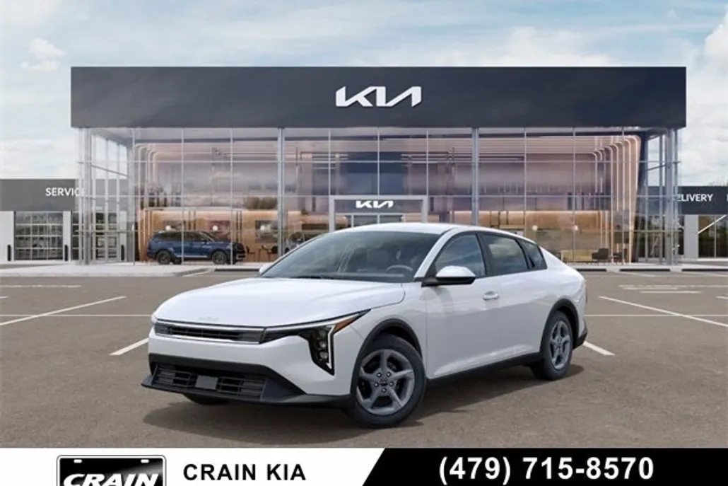 2025 Kia K4 LXS photo 1