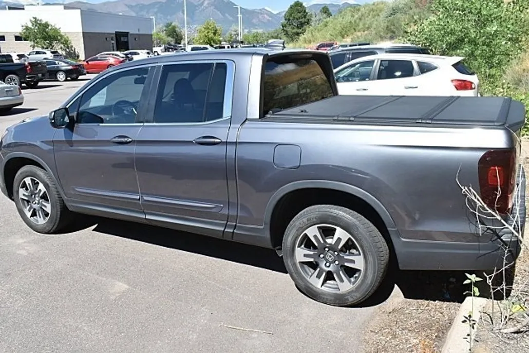 2018 Honda Ridgeline RTL-T photo 1