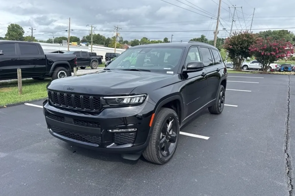 2025 Jeep Grand Cherokee Limited photo 1