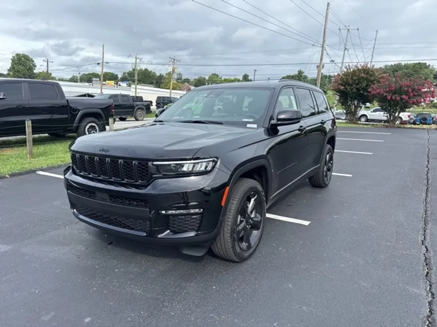 2025 Jeep Grand Cherokee Limited photo 1