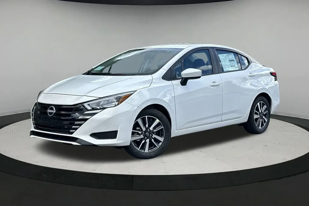 2025 Nissan Versa 1.6 SV photo 1