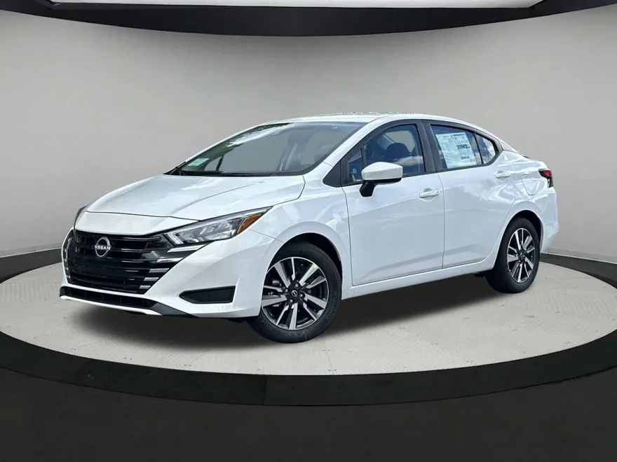 2025 Nissan Versa 1.6 SV photo 1