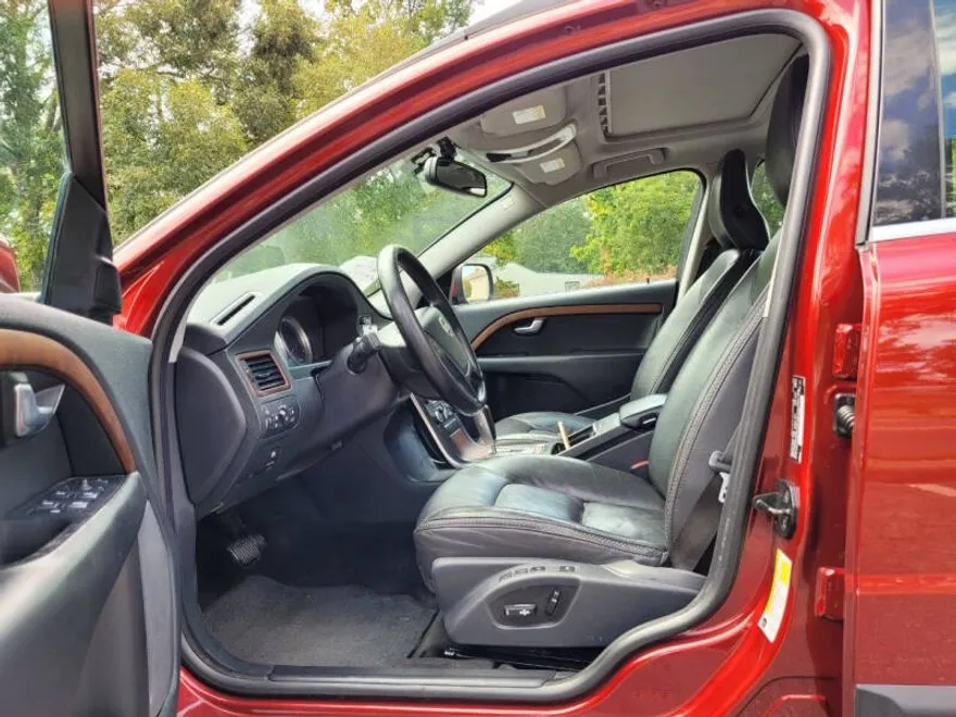 2011 Volvo XC70 3.2 photo 1