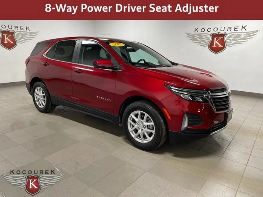 2022 Chevrolet Equinox LT photo 1
