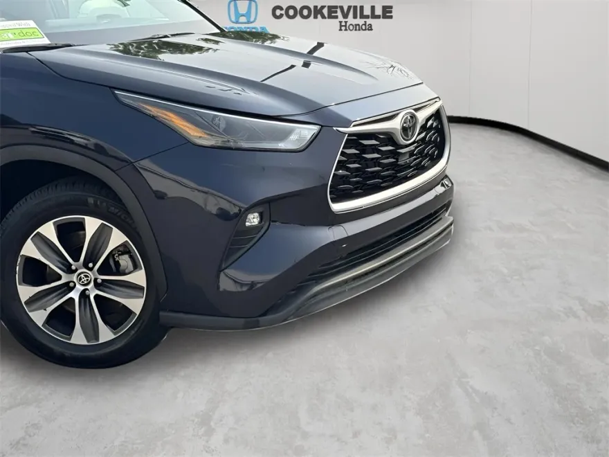 2023 Toyota Highlander XLE photo 1