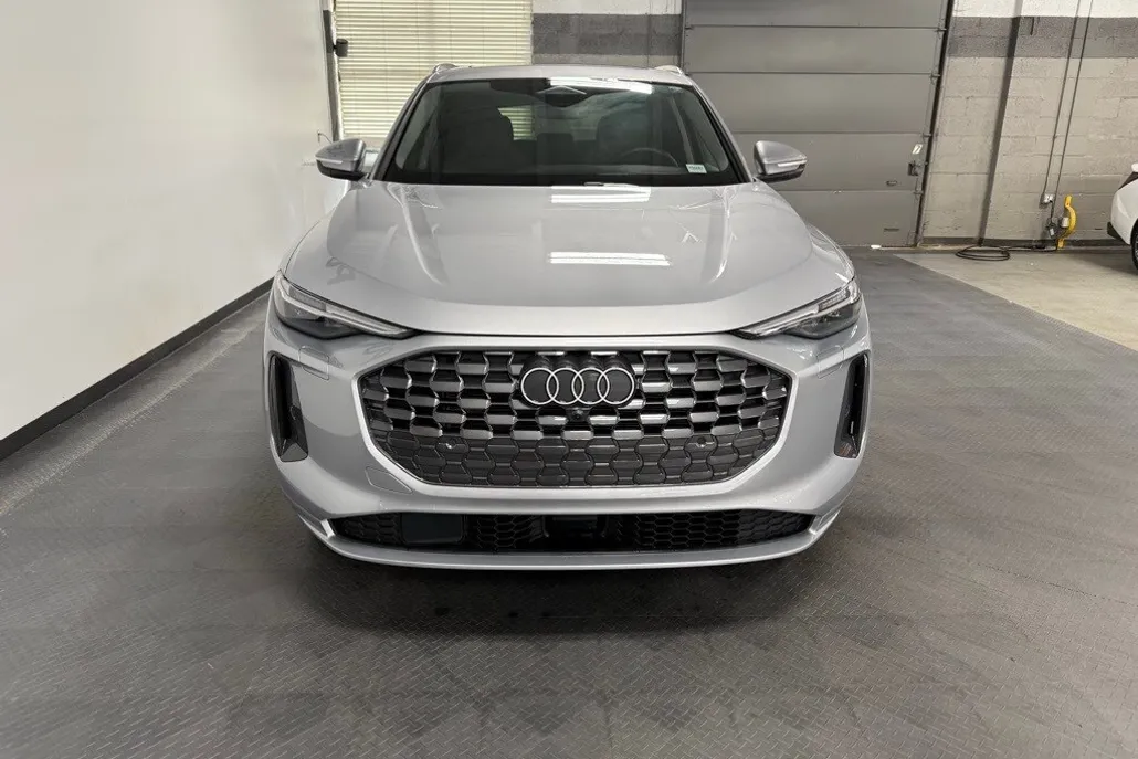 2025 Audi Q5 2.0T Premium Plus photo 1