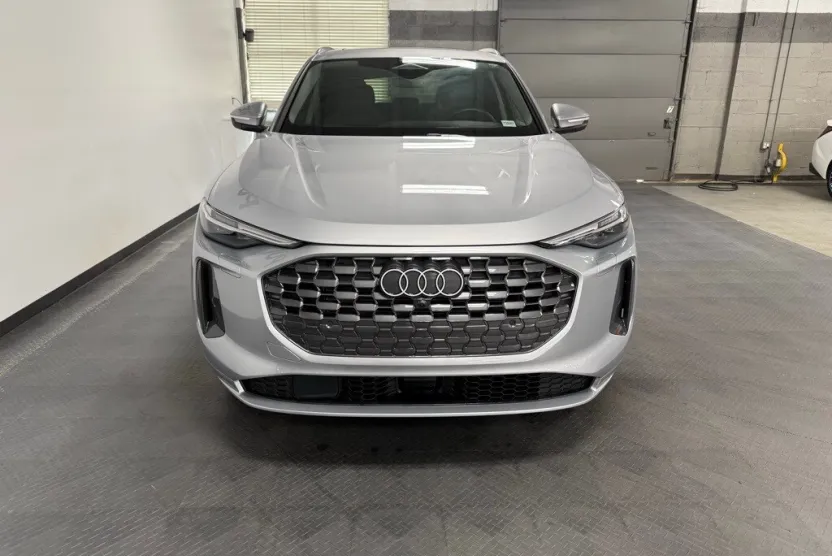 2025 Audi Q5 2.0T Premium Plus photo 1