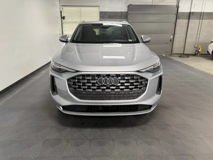 2025 Audi Q5 2.0T Premium Plus photo 1