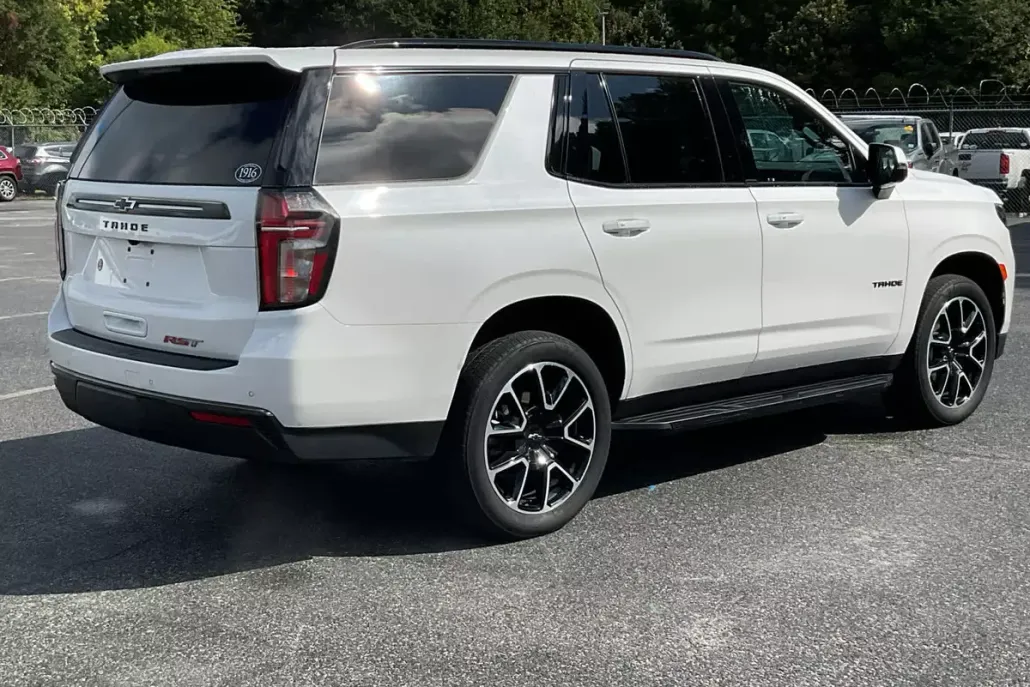 2022 Chevrolet Tahoe RST photo 1