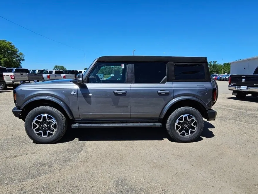 2024 Ford Bronco Outer Banks photo 1