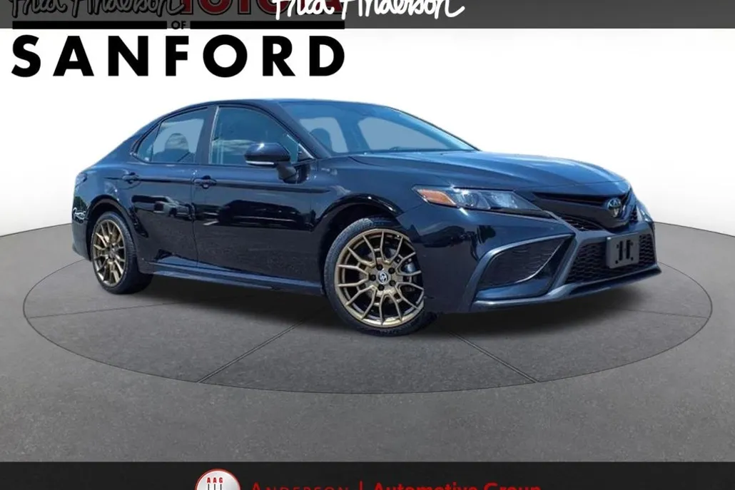 2023 Toyota Camry SE photo 1