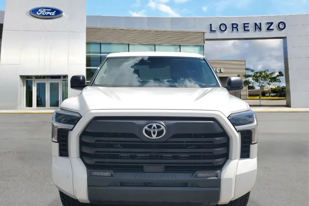 2022 Toyota Tundra SR5 photo 1