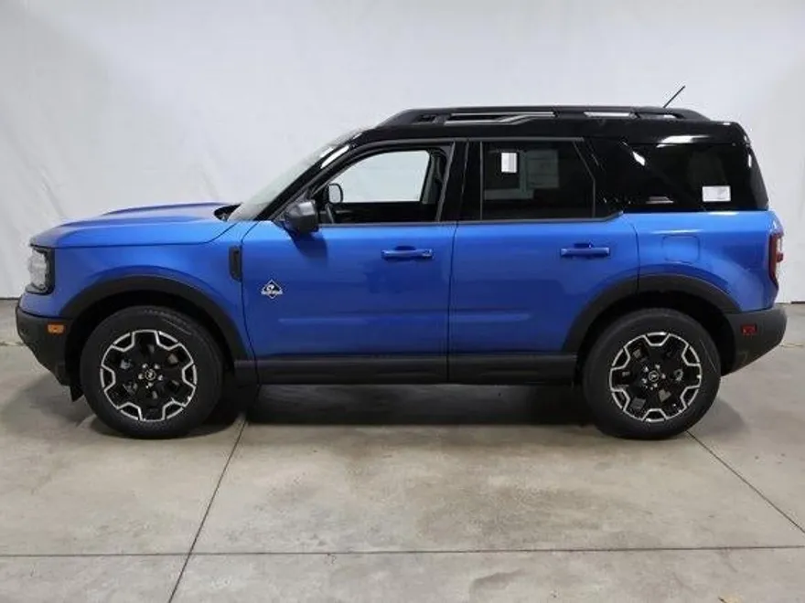 2025 Ford Bronco Sport Outer Banks photo 1
