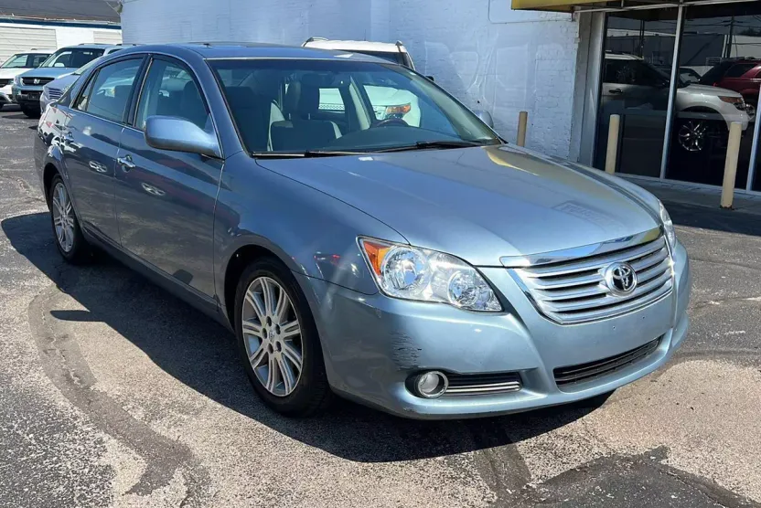 2010 Toyota Avalon Limited photo 1