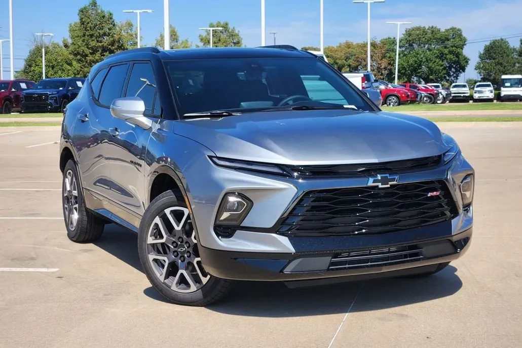 2025 Chevrolet Blazer RS photo 1
