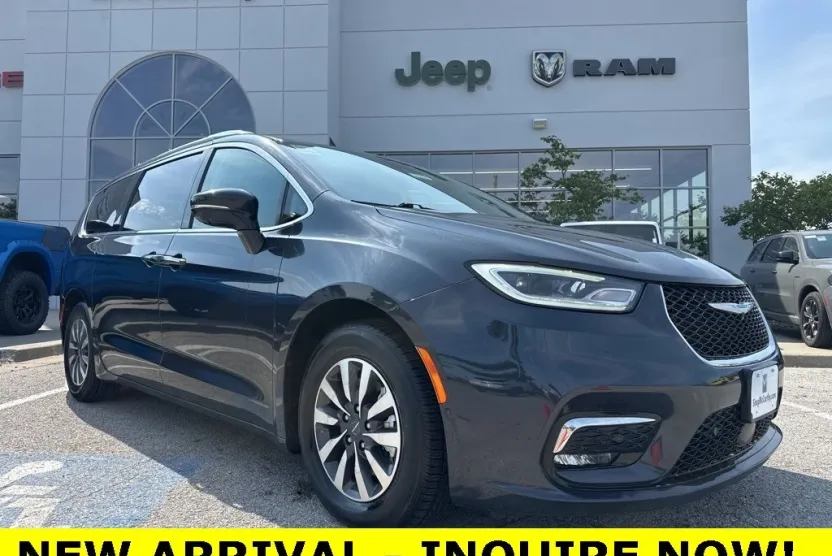 2021 Chrysler Pacifica Hybrid Touring L photo 1