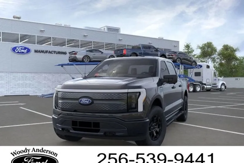 2025 Ford F-150 Lightning XLT photo 1