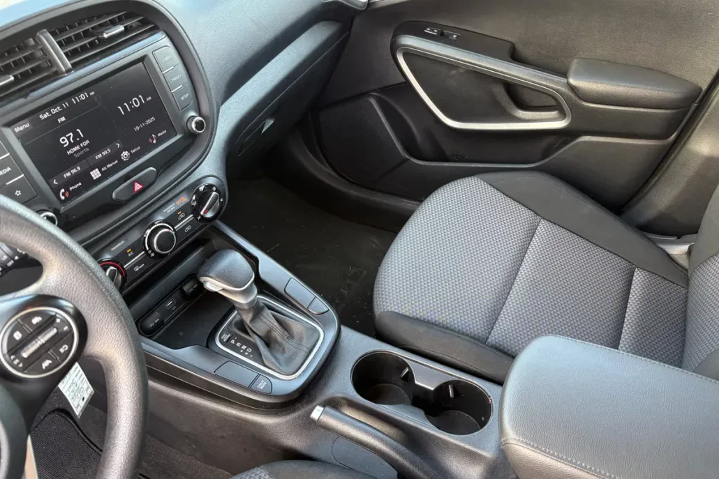 2024 Kia Soul LX photo 1