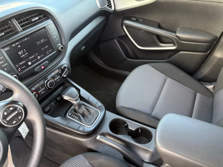 2024 Kia Soul LX photo 1