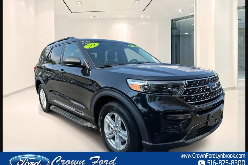 2020 Ford Explorer XLT photo 1