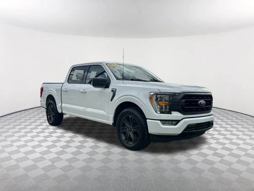 2023 Ford F-150 XLT photo 1