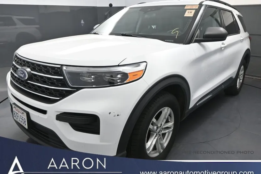 2021 Ford Explorer XLT photo 1
