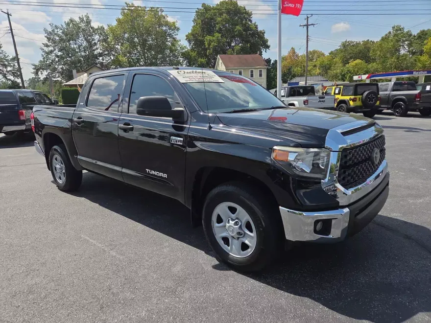 2019 Toyota Tundra SR5 CrewMax photo 1