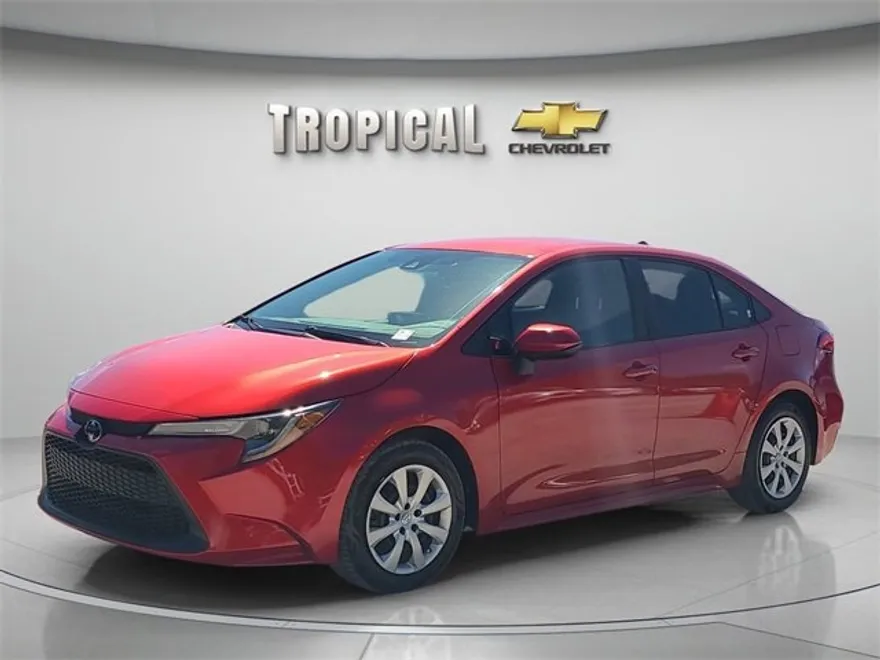 2021 Toyota Corolla LE photo 1