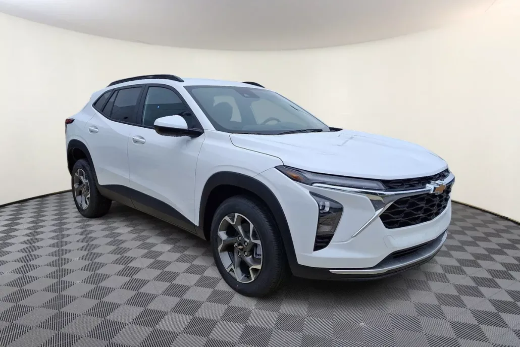 2025 Chevrolet Trax LT photo 1