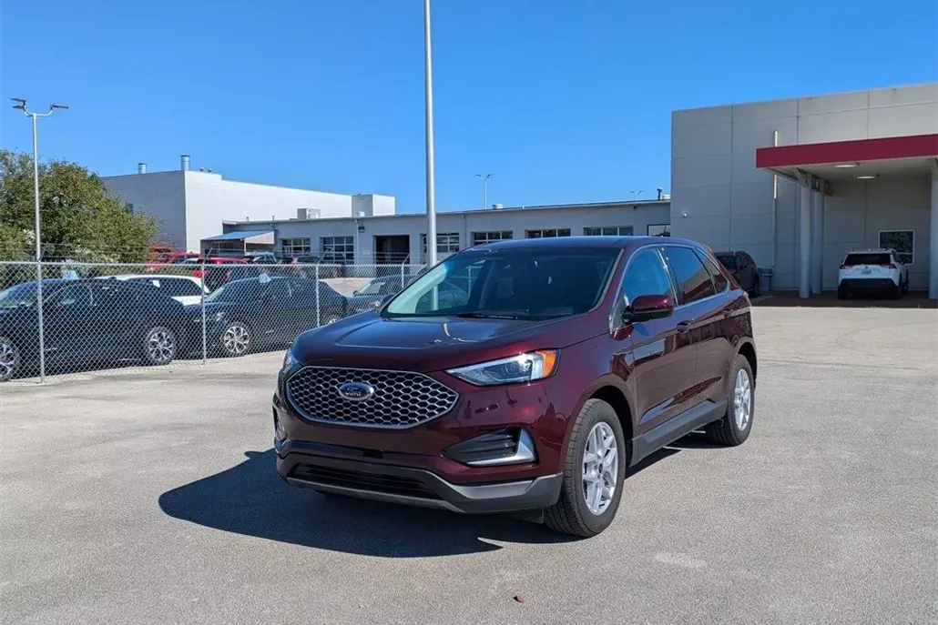2024 Ford Edge SEL photo 1