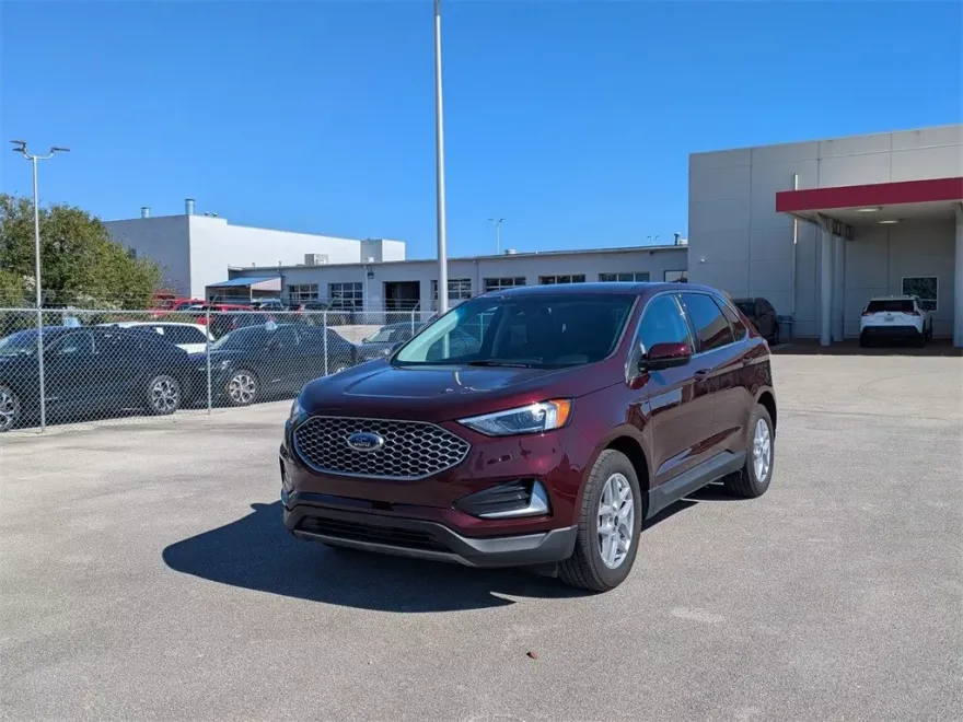 2024 Ford Edge SEL photo 1