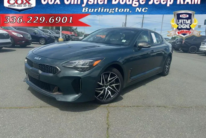 2023 Kia Stinger GT-Line photo 1
