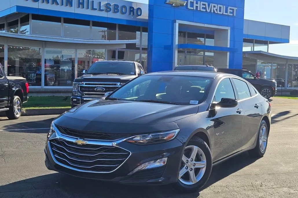 2023 Chevrolet Malibu 1LT photo 1