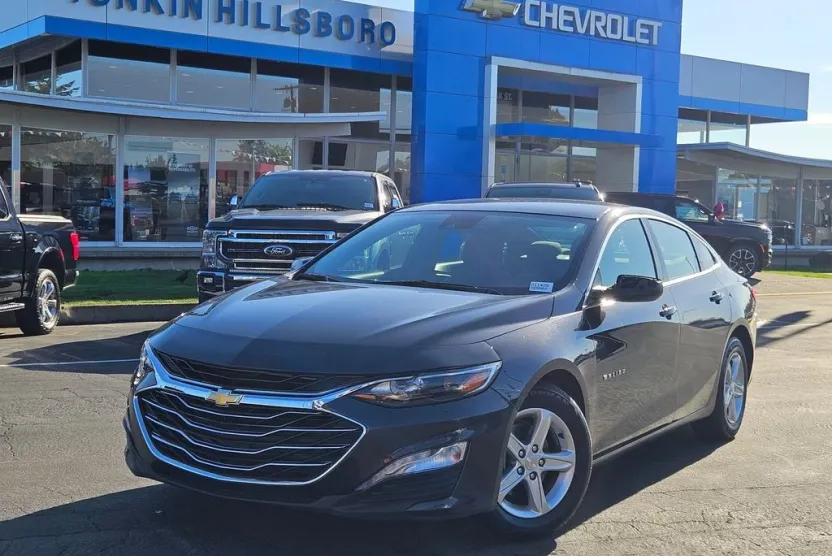 2023 Chevrolet Malibu 1LT photo 1