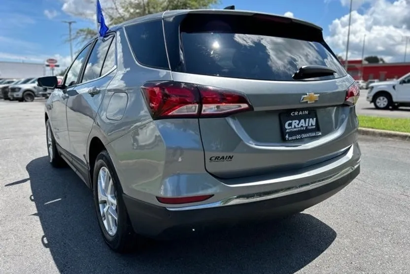 2024 Chevrolet Equinox LT photo 1