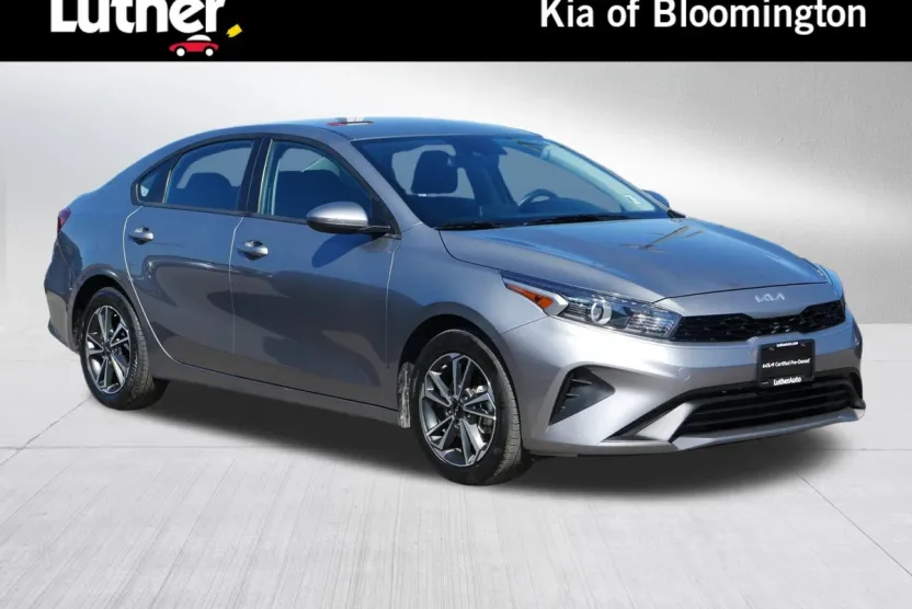 2024 Kia Forte LXS photo 1