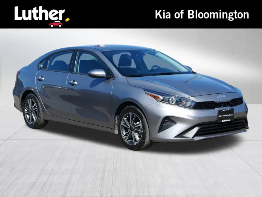 2024 Kia Forte LXS photo 1
