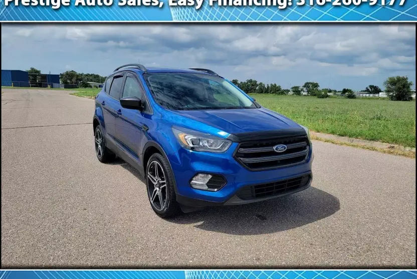 2019 Ford Escape SEL photo 1
