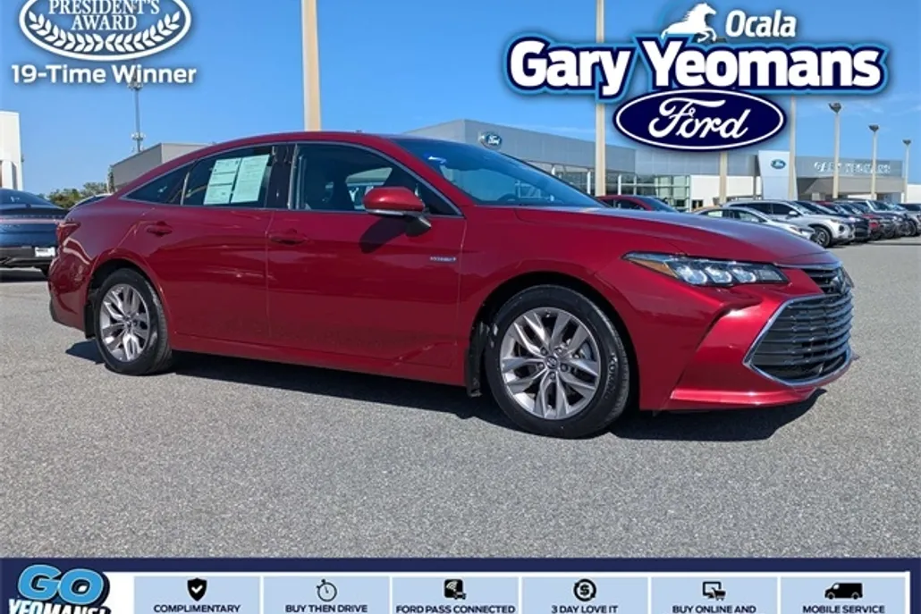 2019 Toyota Avalon Hybrid XLE Plus photo 1