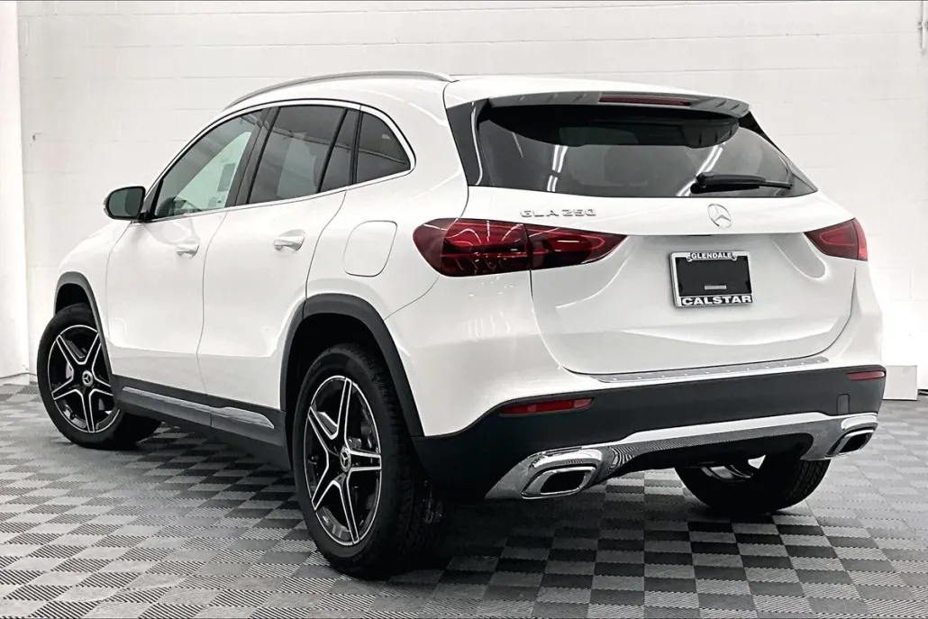 2026 Mercedes Benz GLA 250 photo 1