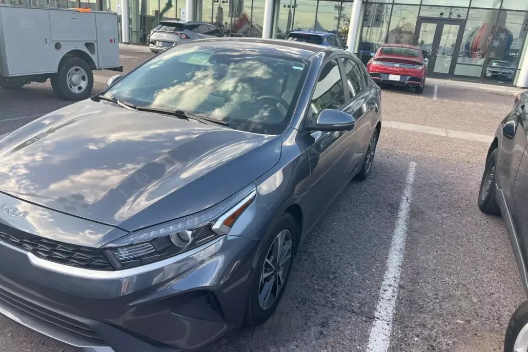 2022 Kia Forte LXS photo 1