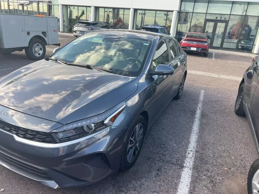 2022 Kia Forte LXS photo 1