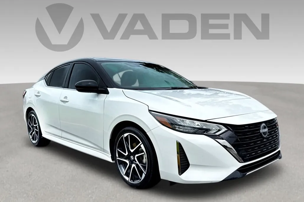 2024 Nissan Sentra SR photo 1