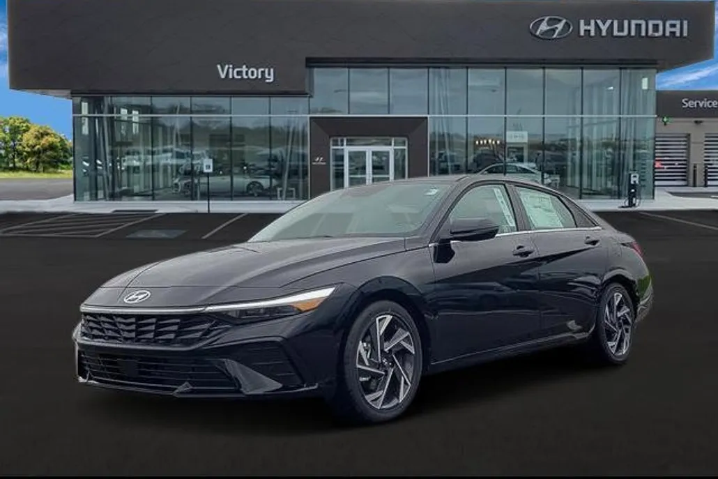 2025 Hyundai Elantra Limited photo 1