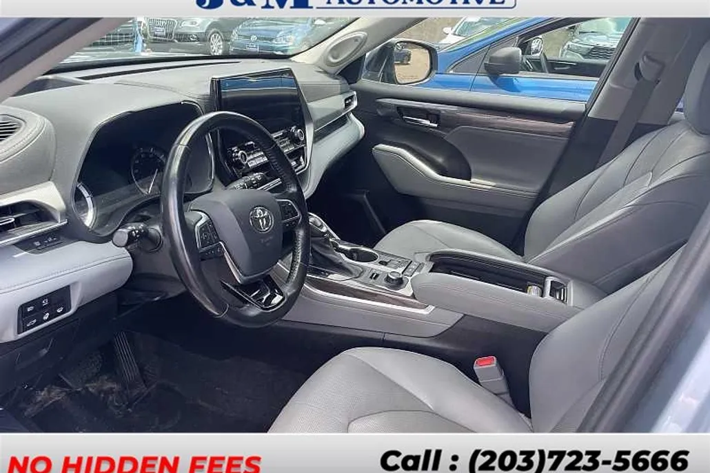 2021 Toyota Highlander Platinum photo 1