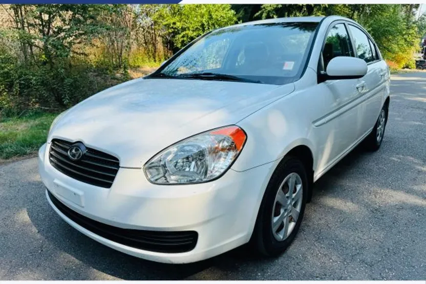2011 Hyundai Accent GLS photo 1