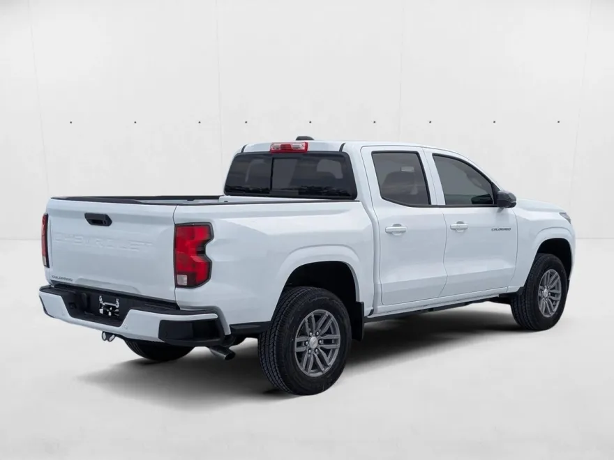 2026 Chevrolet Colorado LT photo 1